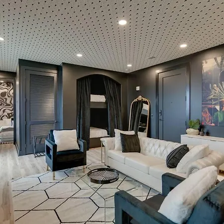 Brand New-Luxury Apartment-Downtown